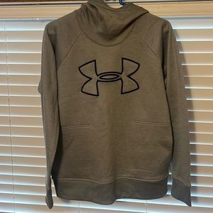 Under Armour size medium